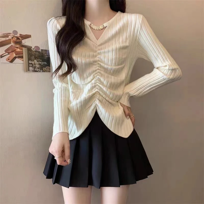 V 领打底毛衣内搭春秋款上衣设计感小众针织衫女秋冬饱和度显瘦