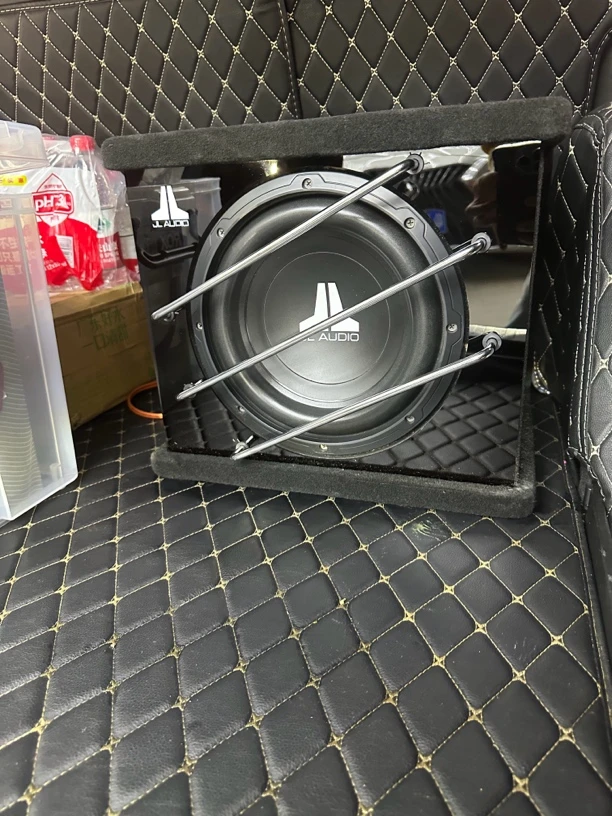 火凤凰2000.1功放加捷力10W0低音炮配箱