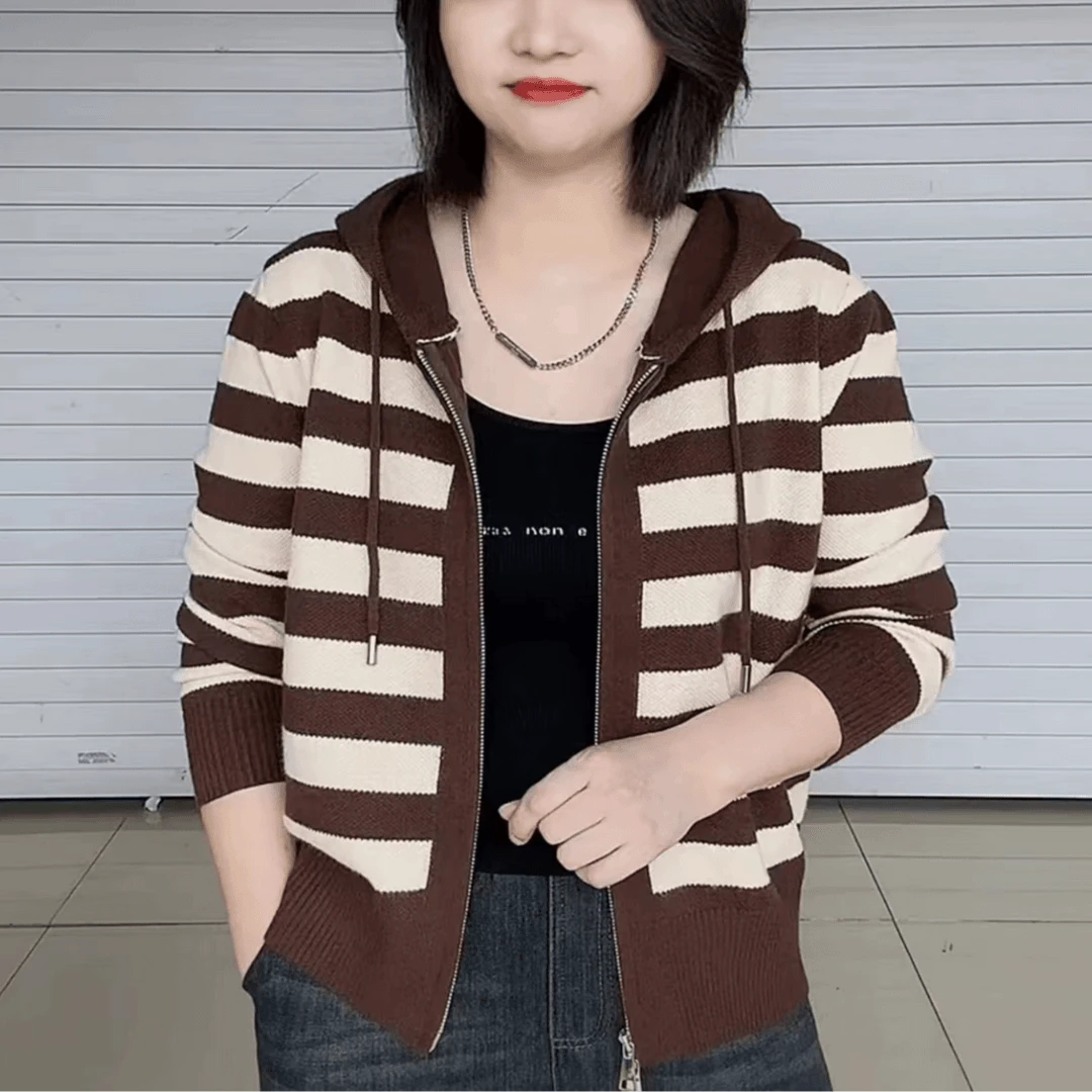轻奢高档2025秋冬网红新款针织条纹减龄显瘦连帽拉链通勤妈妈上衣