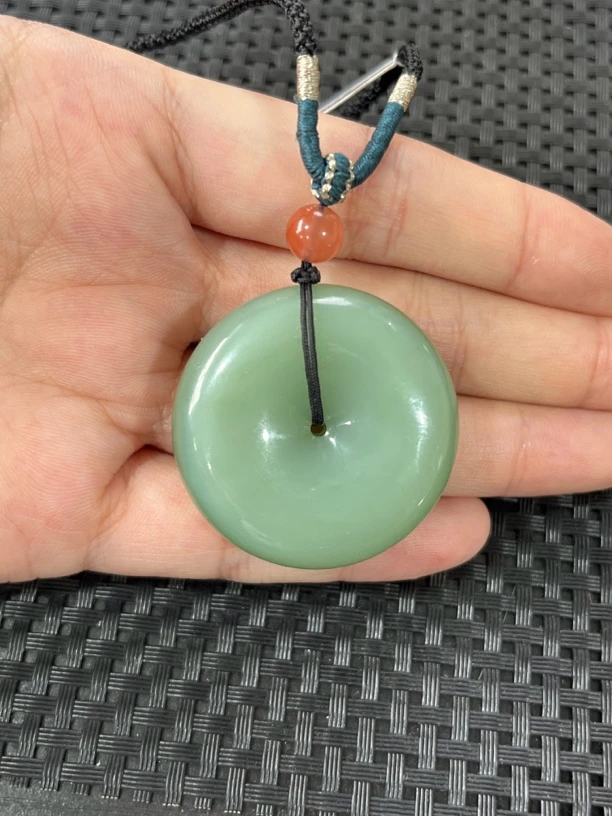 【粉青高冰起荧光】和田玉俄碧一系灯泡料平安扣约35.8*11mm