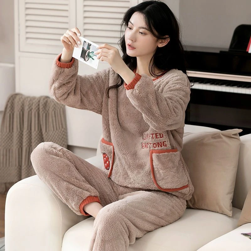 2024年珊瑚绒睡衣女秋冬季长袖加厚法兰绒可爱宽松家居服套装2023