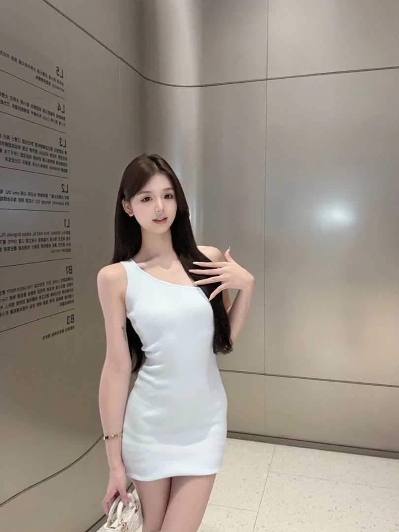 【CUTE 专属】baby蓝斜肩修身纯欲内搭包臀针织裙气质连衣裙