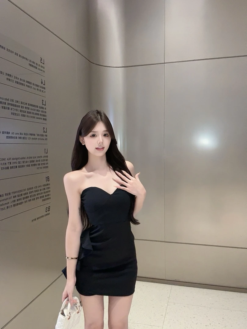 【CUTE 专属】性感紧身连衣裙荷叶边设计气质显瘦抹胸修身包臀裙