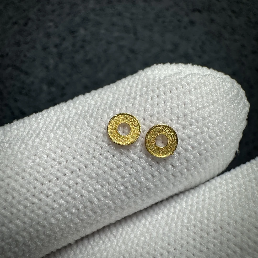 【盛世朝歌】18K金隔片4mm一对