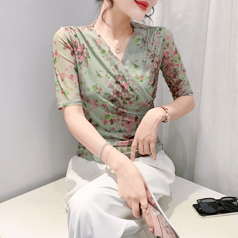 夏季修身网纱印花碎花上衣时尚显瘦气质T恤女百搭洋气v领短袖