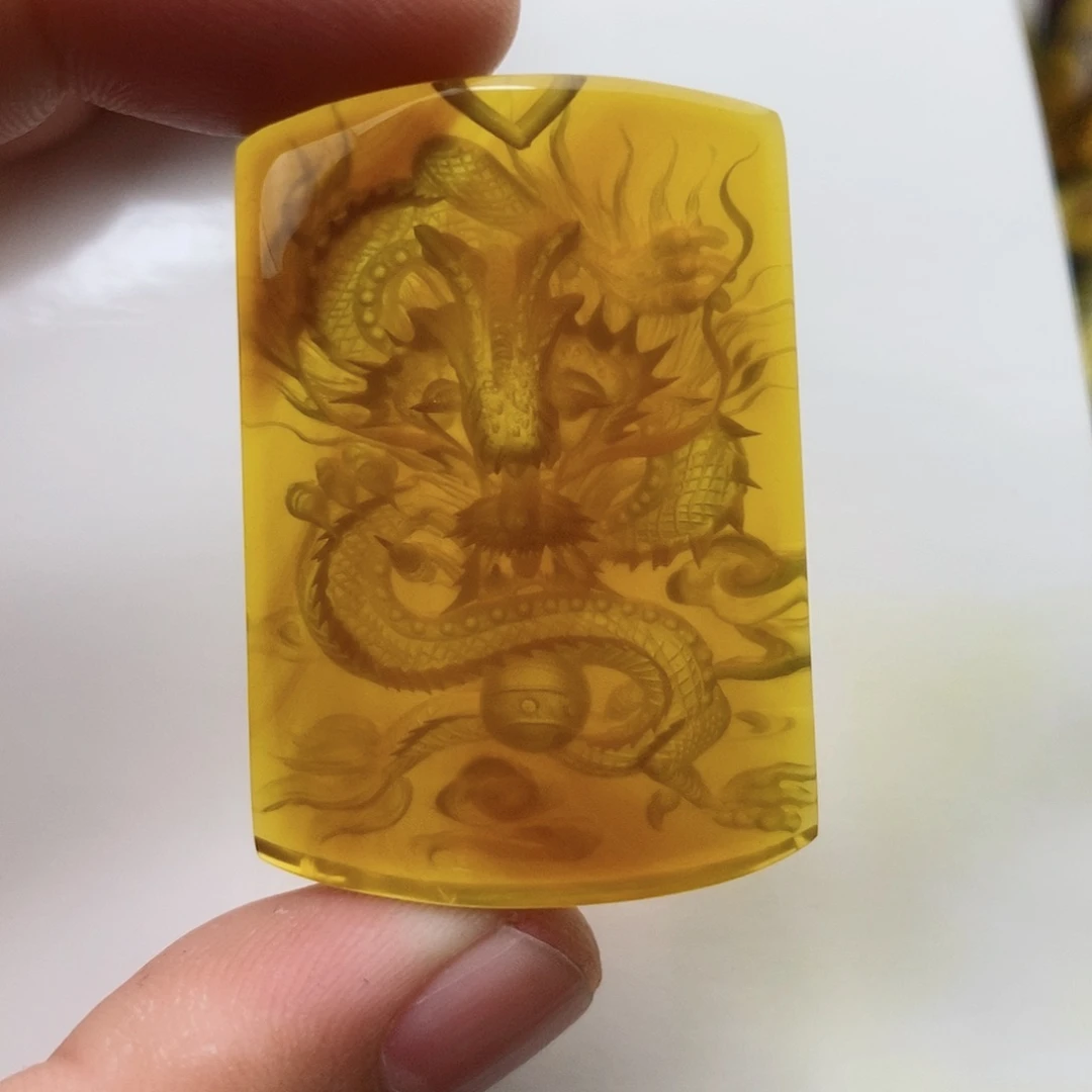 【闪购商品】琥珀颈饰未镶嵌茶珀阴雕