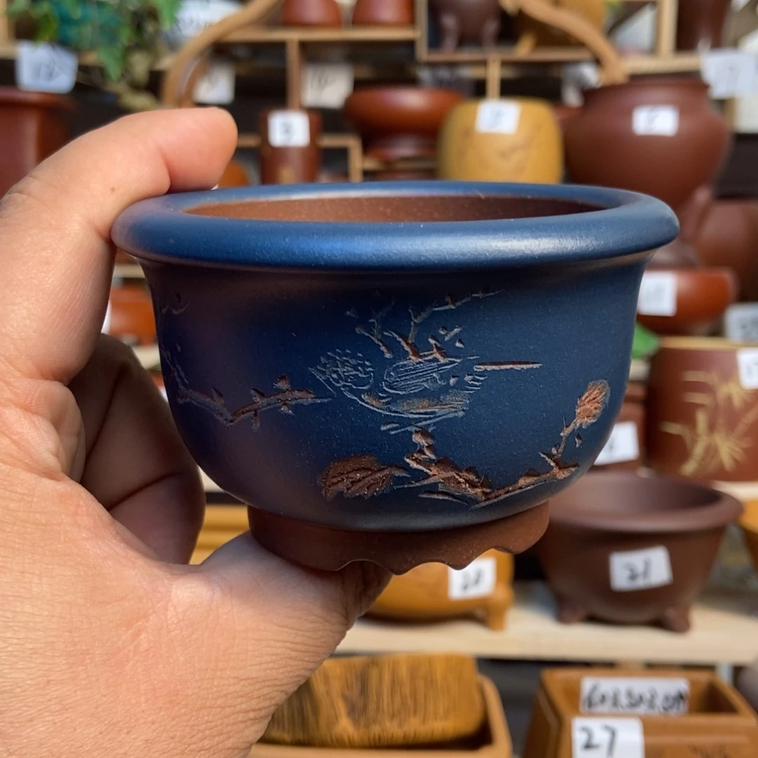 紫砂花盆孙伟手拉胚带刻绘，内口经尺寸7.5×4.5