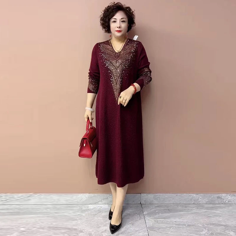 长袖精致镶钻V领气质修身显瘦大码连衣裙喜婆婆高档阔太太女装125