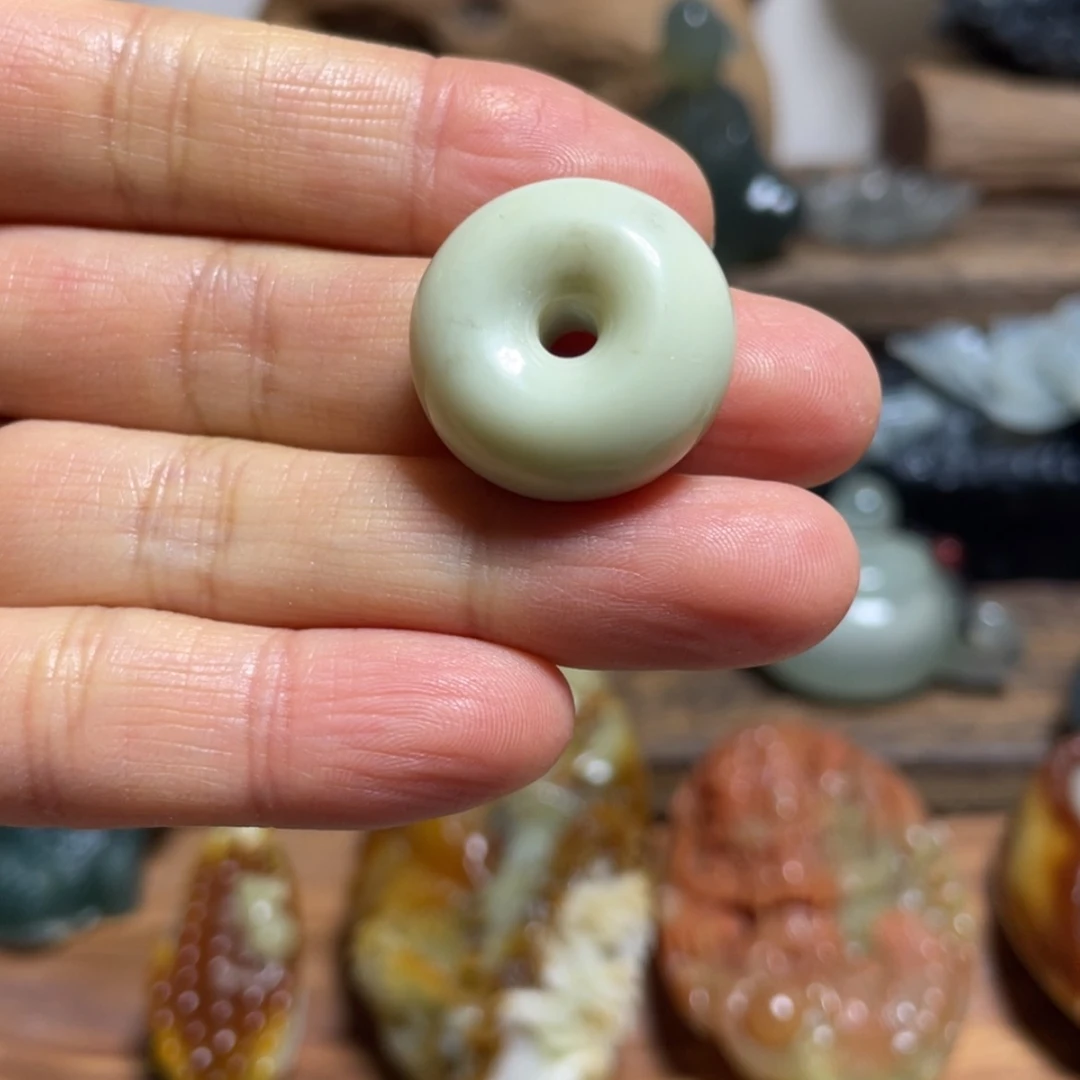 【闪购商品】蛇纹石玉吊坠未镶嵌