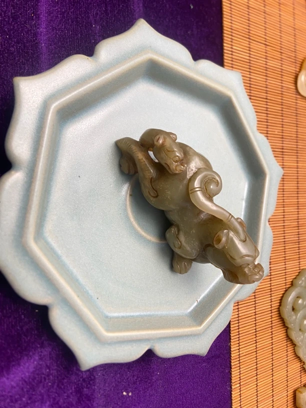 陶瓷盘，物件精美