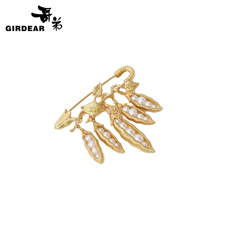 合金仿珍珠胸针 哥弟新款时尚百搭好事花生胸针造型配饰1900486