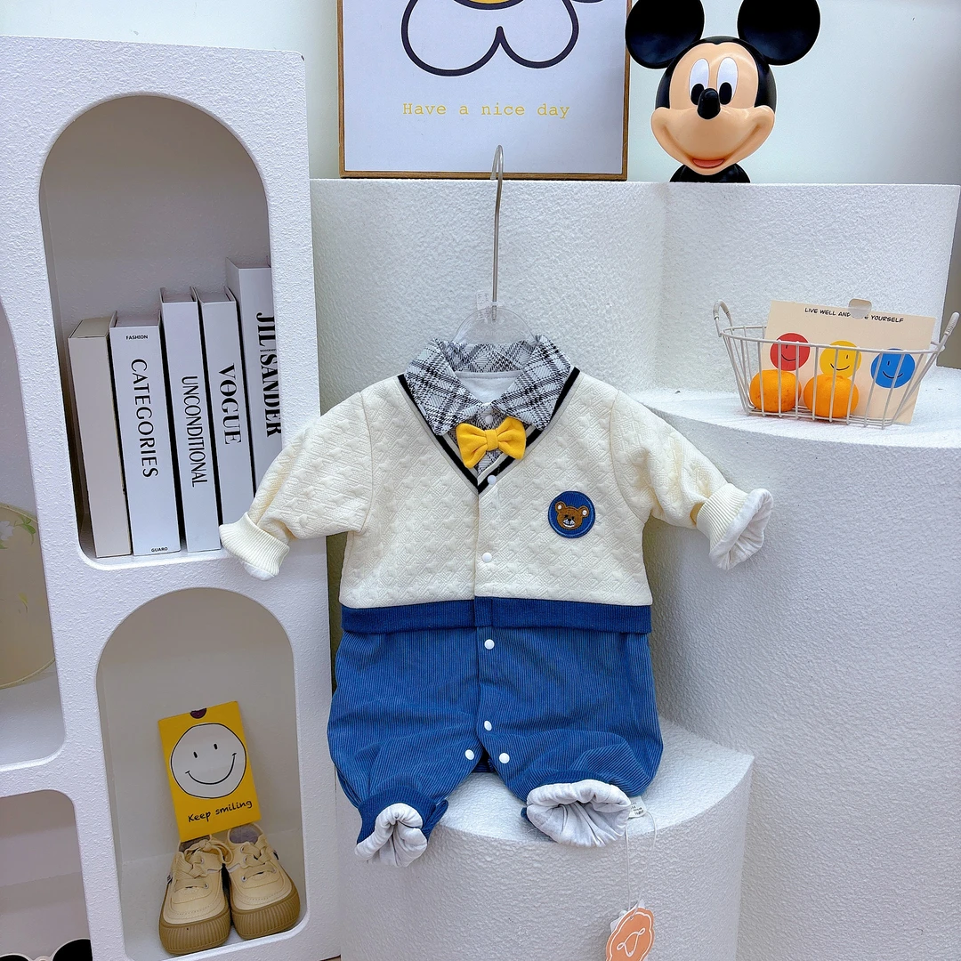 卡洋洋时尚双层连体衣。