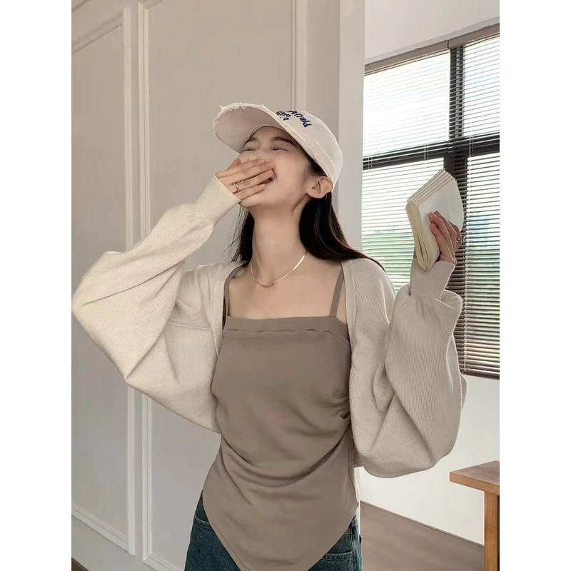 蝙蝠袖女假两件新款披肩短款上衣宽松坎肩罩衫外套小众时尚设计感