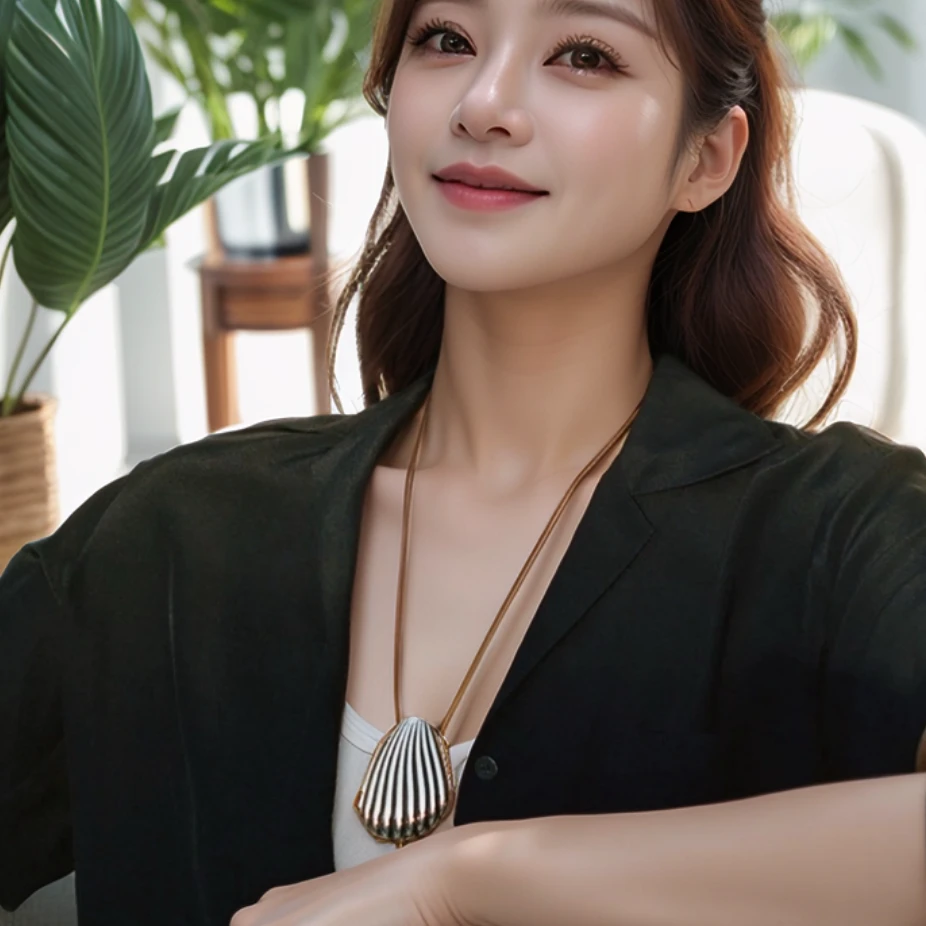 非金属皮质项链 气质轻奢高档百搭小众简约优雅奢贝壳毛衣链饰品