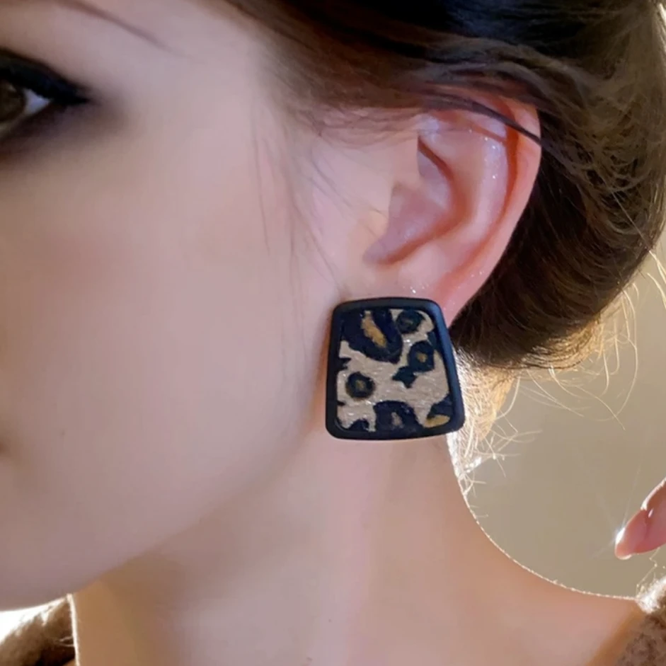 棋盘格小众个性时尚轻奢设计感百搭小香风豹纹耳环