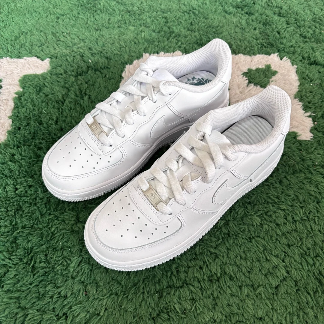 AF1纯白 37.5码 全新原盒未下地 搭配好鞋 休闲鞋