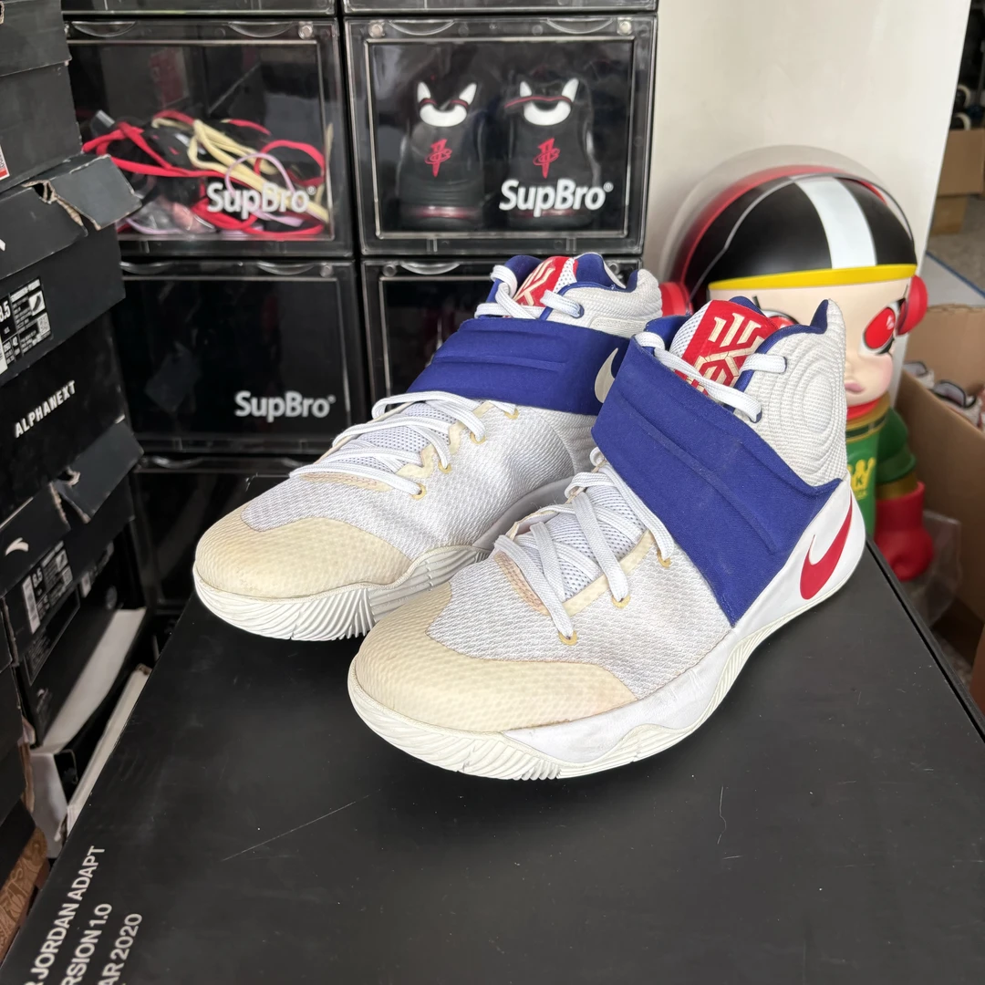 47.5码 欧文2白蓝  二手无原盒 篮球鞋 市价2399 磨损很小