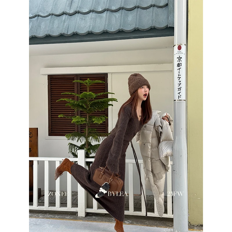 ZONEE 隽永时髦棕 黑标系列 巧克力褐色v领上衣弹力半裙针织套装