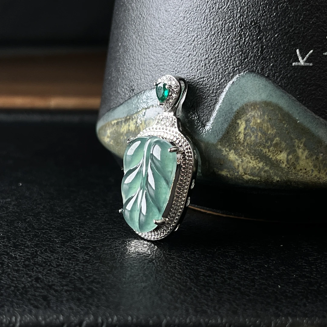 天然翡翠A货湖水绿叶子 冰种镶嵌精美典雅款 多样性发货 ZL-0252C