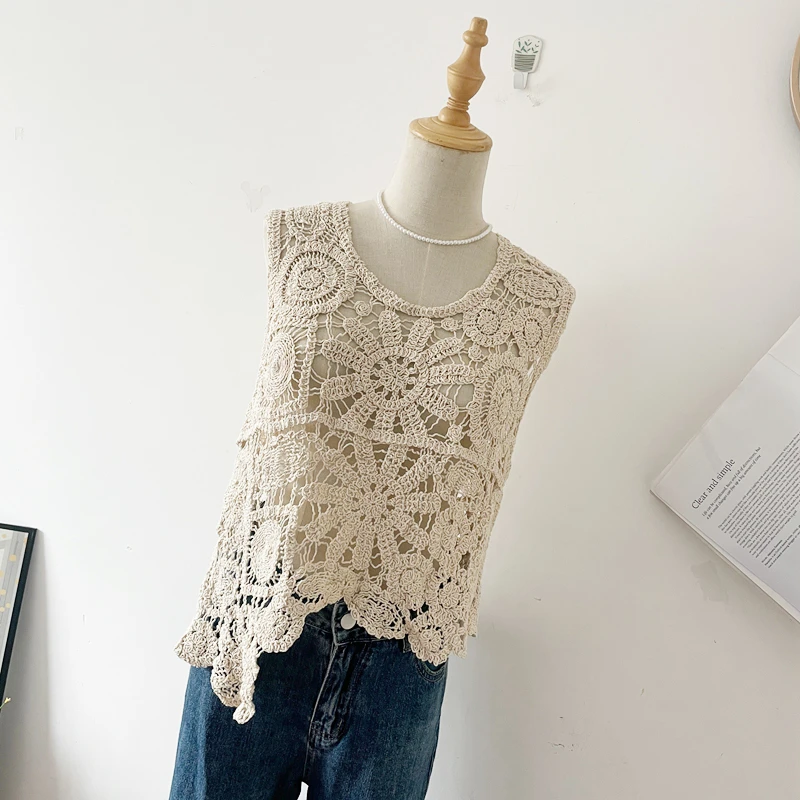 设计感镂空钩花针织马甲女夏季外搭无袖短款坎肩背心百搭时尚罩衫