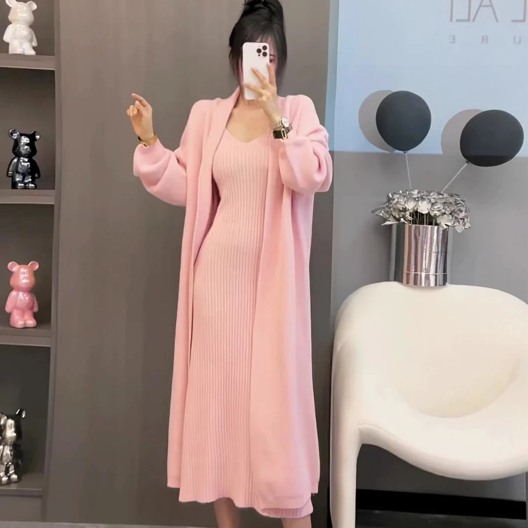 长款毛衣外套秋冬温柔韩版秋装加厚开衫新款两件套吊带时尚连衣裙