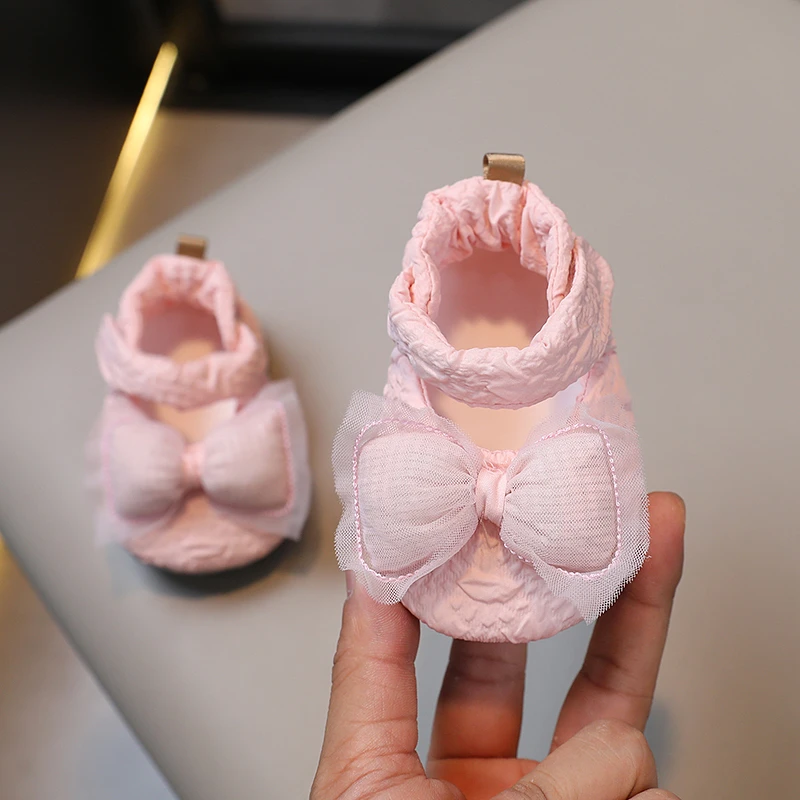 春秋婴儿步前鞋0-1岁8婴童鞋软底女宝宝透气3-6-12个月学步布鞋