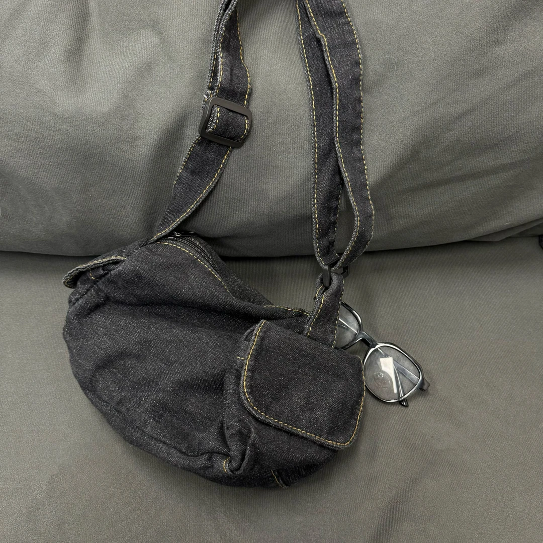 【橘枳哟】酷黑斜挎牛仔包