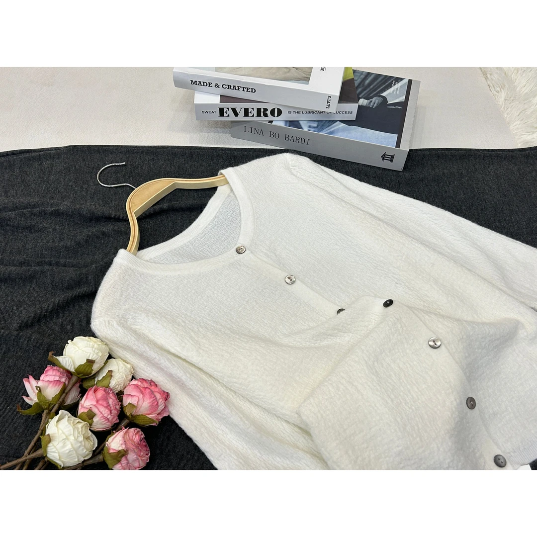 【白色开衫】百搭气质款针织长袖上衣QC969