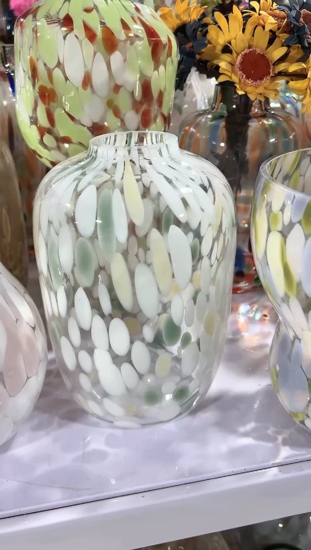 【闪购商品】彩点花瓶