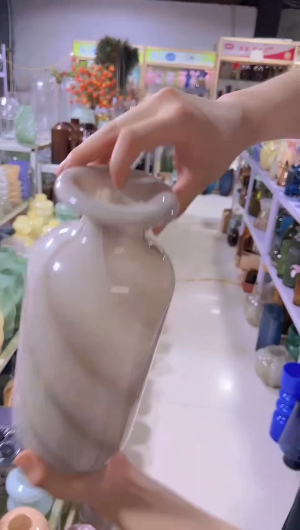 【闪购商品】灰色条纹花瓶微瑕介意勿拍