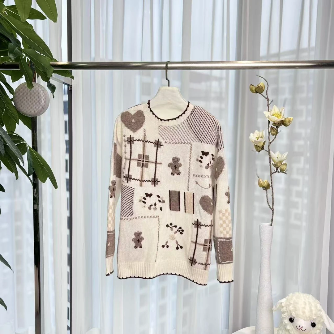 2024【炸总精选】秋冬新款100%山羊绒圆领小熊高货勾花套头衫Y10096