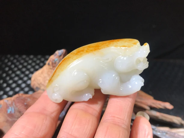 新疆和田貔貅把件苏工。