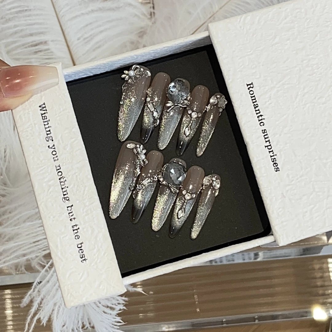 【桃桃黑巧】轻奢高级感方钻爆闪侧光法式猫眼纯手工穿戴甲美甲贴片