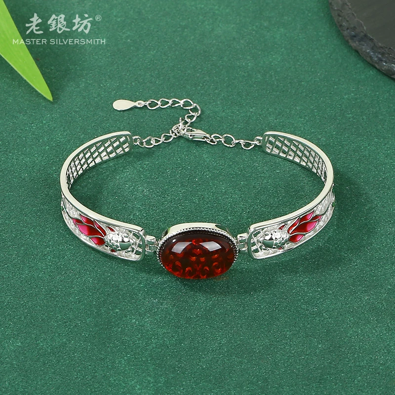 【老银坊】s925银血珀镂空金鱼手链 0033779