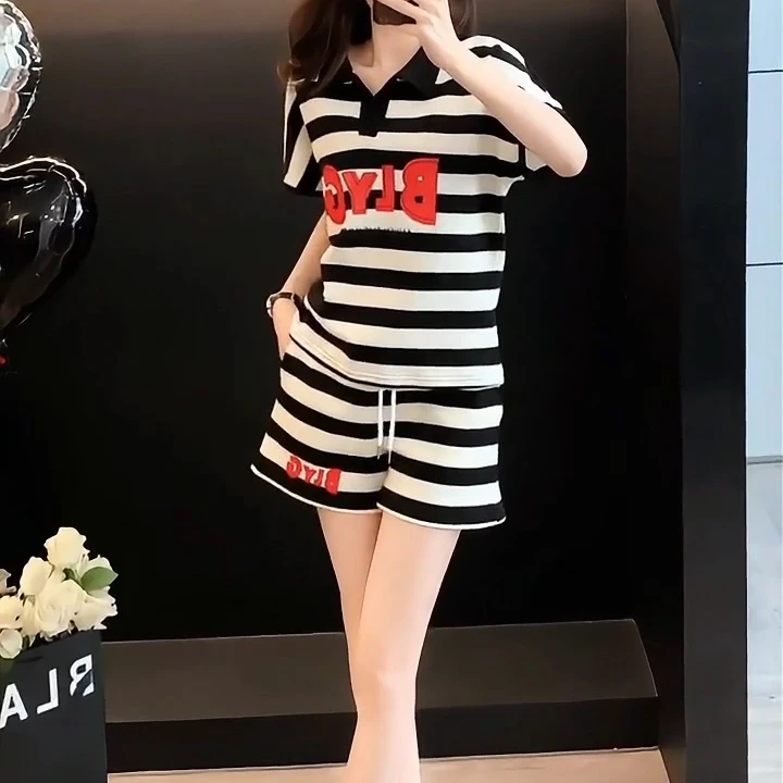 新款夏季韩版休闲时尚条纹套装女洋气减龄宽松短袖短裤运动两件套