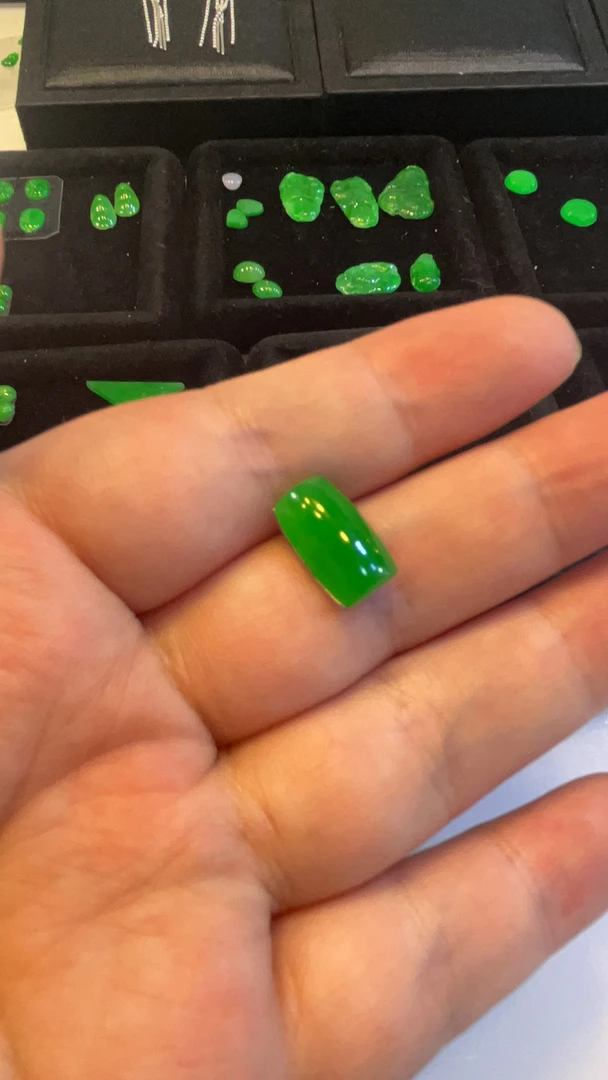 天然缅甸翡翠马鞍