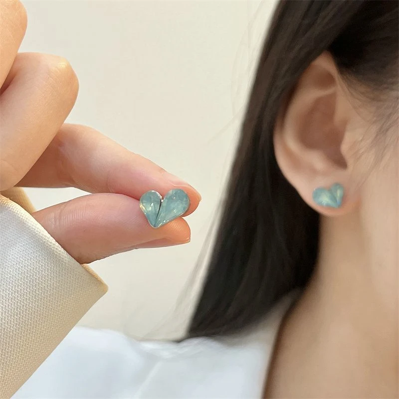 2025款新款个性气质绿色爱心可爱甜美风小清新网红时尚简约耳环女