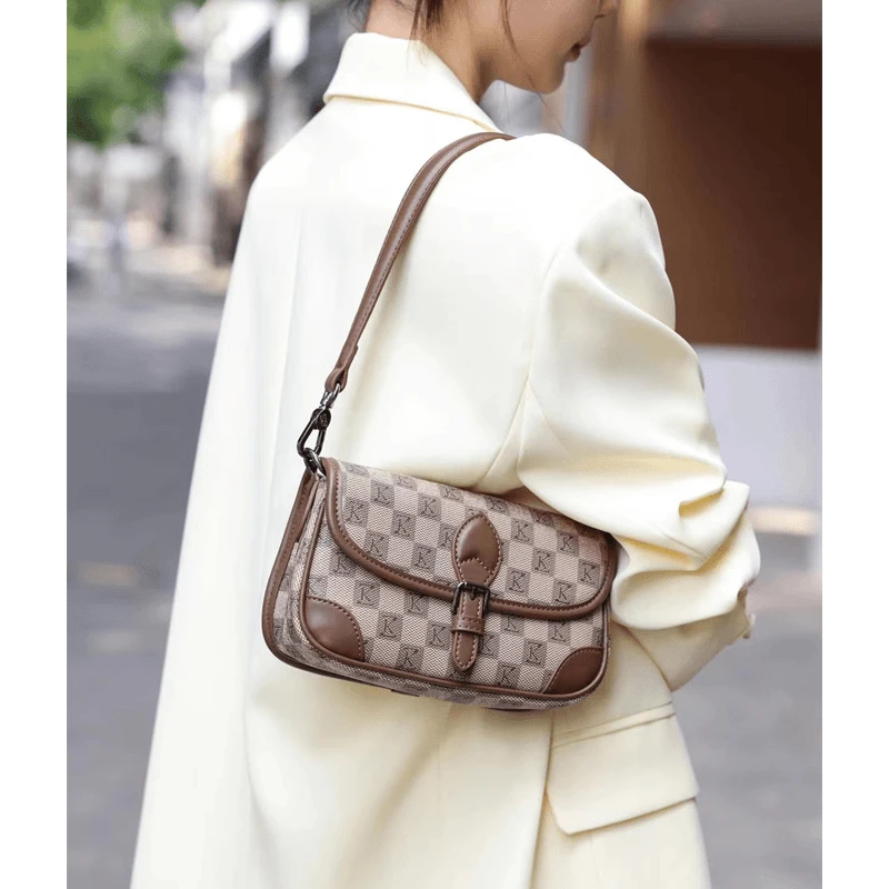 2024夏季棋盘格法棍包轻奢休闲百搭斜挎单肩女士包包