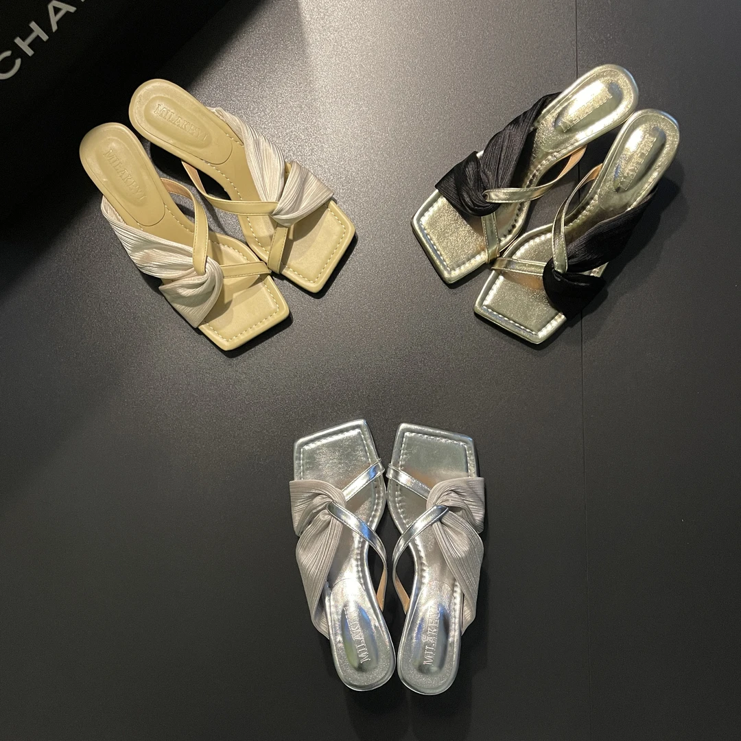 【七小柒推荐】法式设计感镂空高跟夏爆款时尚2025新款时装凉拖