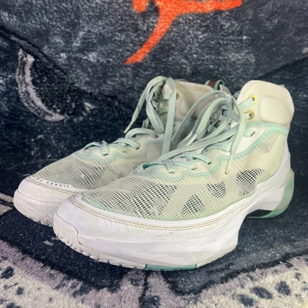 45码 AJ37 郭艾伦 中帮 篮球鞋 公价959 鞋底碳板小瑕疵