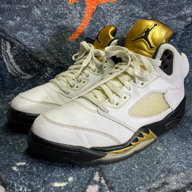 41码 AJ5 2016 金牌 白金黑曜石 公价2432 无原盒 鞋面剐蹭
