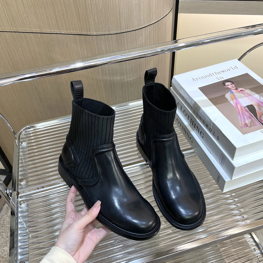 东东2023秋季新款英伦风增高厚底显瘦通勤圆头松紧带短靴女5116