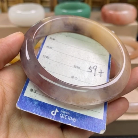 石英质玉手镯未镶嵌