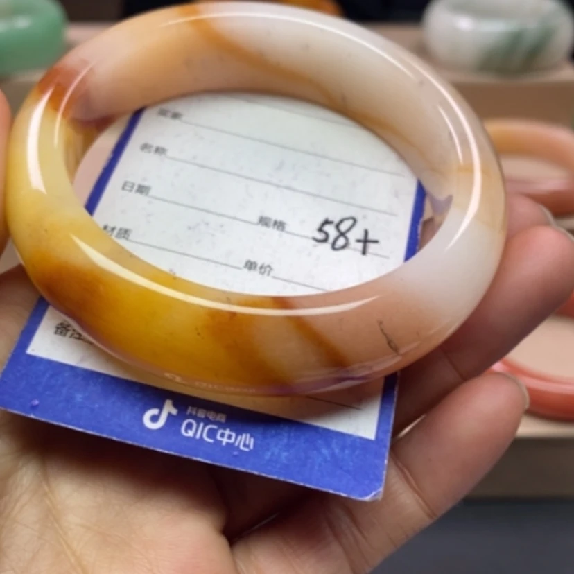 【闪购商品】石英质玉手镯未镶嵌