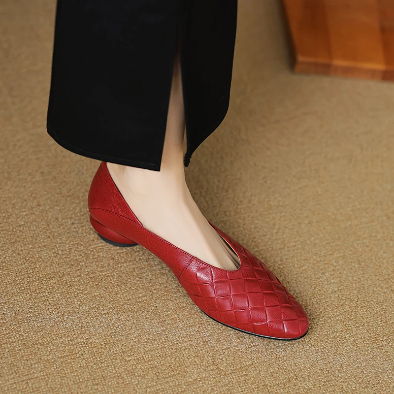 头层小羊皮3公分34-40码气质红色舒适软底奶奶鞋百搭粗跟方头单鞋
