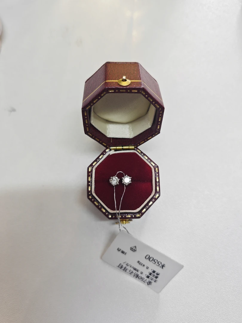 【楠昕高定】18K   30分六爪耳钉