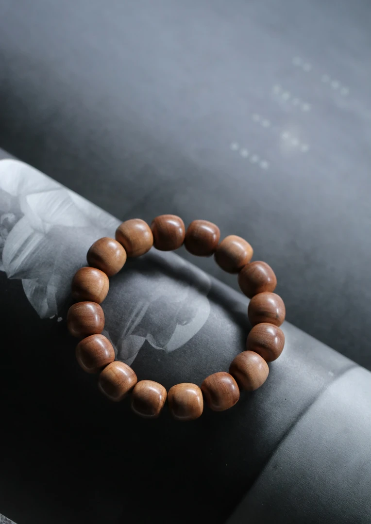 印度迈索尔老山檀香规格1.3*14横纹黑肉单圈手串多样式发其一产品