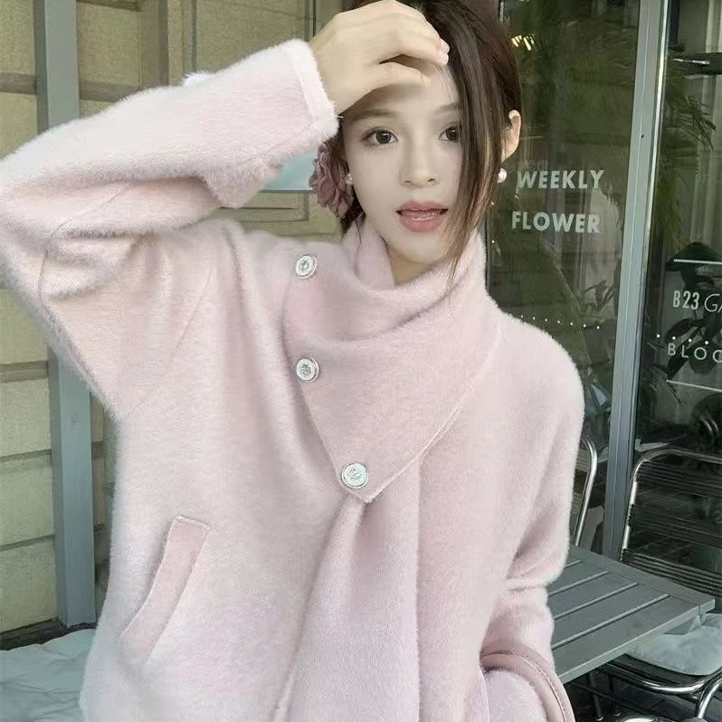 法式小香风粉色带围巾多巴胺毛衣外套女冬季新款宽松加厚针织开衫