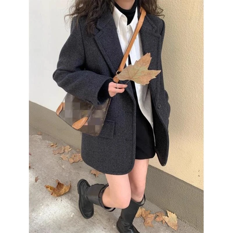 2023年秋冬新款复古斜纹羊毛西装外套女宽松西服短款加厚毛呢大衣