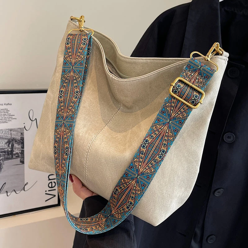 宽带大包包女士新款潮搭高级质感托特包夏季洋气大容量斜挎通勤包